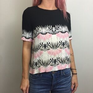 Y Yigal Black Deco Print Crop Short Sleeve Top